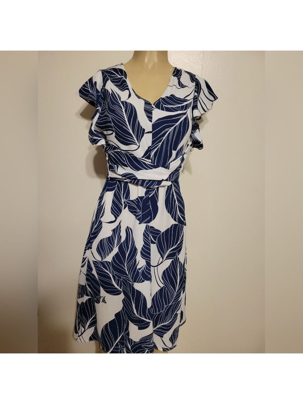 Liz Claiborne Midi Dress Size 6 Ruffle Sleeves Floral Classic Demure Cruise Vaca